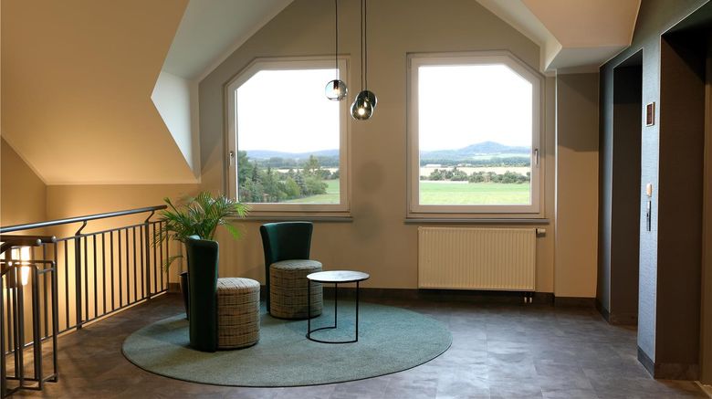 <b>Best Western Hotel Erfurt-Apfelstaedt Lobby</b>. Images powered by <a href="https://iceportal.shijigroup.com/" title="IcePortal" target="_blank">IcePortal</a>.
