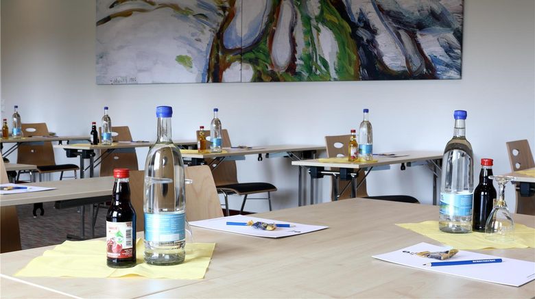 <b>Best Western Hotel Erfurt-Apfelstaedt Meeting</b>. Images powered by <a href="https://iceportal.shijigroup.com/" title="IcePortal" target="_blank">IcePortal</a>.