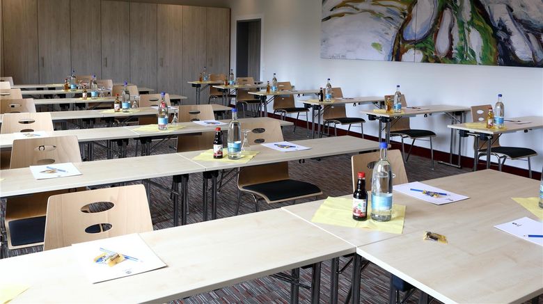 <b>Best Western Hotel Erfurt-Apfelstaedt Meeting</b>. Images powered by <a href="https://iceportal.shijigroup.com/" title="IcePortal" target="_blank">IcePortal</a>.