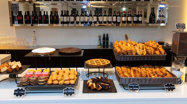 <b>Best Western Plus Tower Hotel Bologna Restaurant</b>. Images powered by <a href="https://iceportal.shijigroup.com/" title="IcePortal" target="_blank">IcePortal</a>.