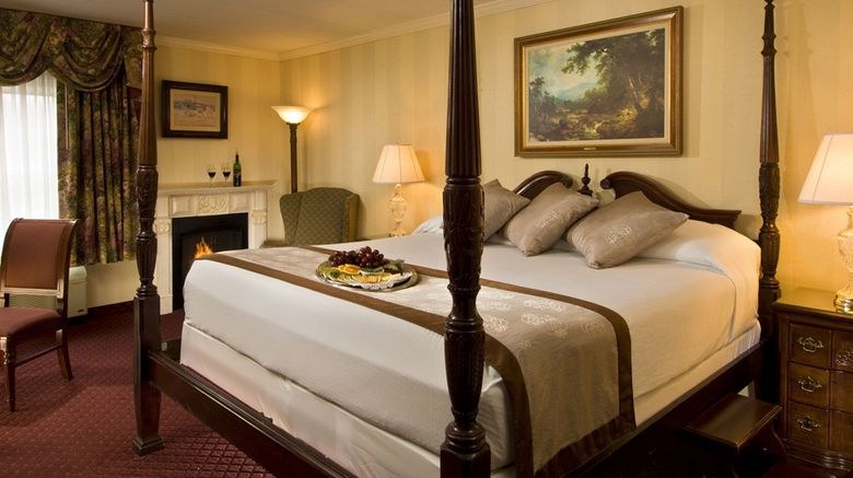 <b>John Carver Inn & Spa Room</b>. Images powered by <a href="https://iceportal.shijigroup.com/" title="IcePortal" target="_blank">IcePortal</a>.