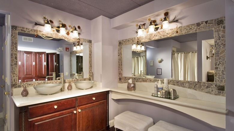<b>John Carver Inn & Spa Spa</b>. Images powered by <a href="https://iceportal.shijigroup.com/" title="IcePortal" target="_blank">IcePortal</a>.