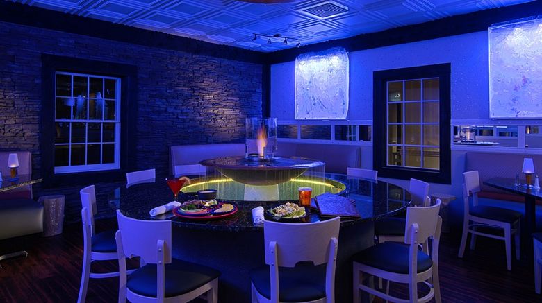 <b>John Carver Inn & Spa Restaurant</b>. Images powered by <a href="https://iceportal.shijigroup.com/" title="IcePortal" target="_blank">IcePortal</a>.