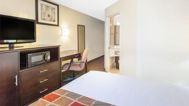 <b>Travelodge Romulus Detroit Airport Room</b>. Images powered by <a href="https://iceportal.shijigroup.com/" title="IcePortal" target="_blank">IcePortal</a>.