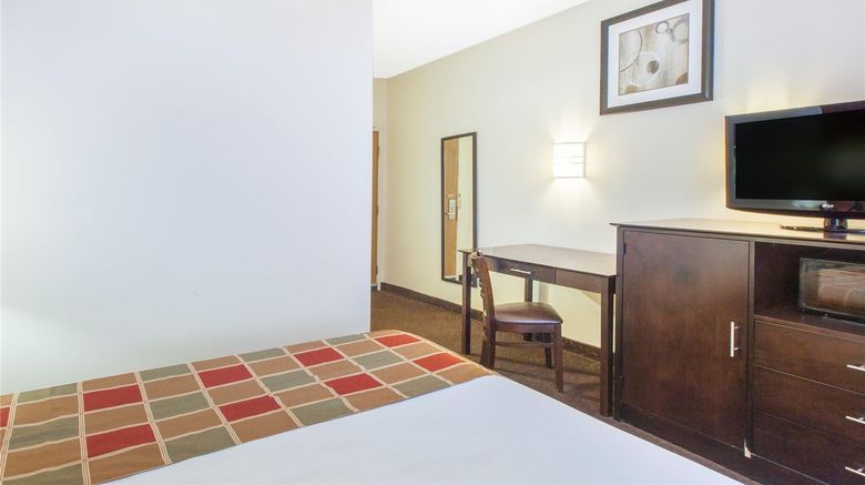 <b>Travelodge Romulus Detroit Airport Room</b>. Images powered by <a href="https://iceportal.shijigroup.com/" title="IcePortal" target="_blank">IcePortal</a>.