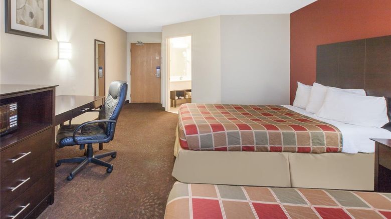 <b>Travelodge Romulus Detroit Airport Room</b>. Images powered by <a href="https://iceportal.shijigroup.com/" title="IcePortal" target="_blank">IcePortal</a>.