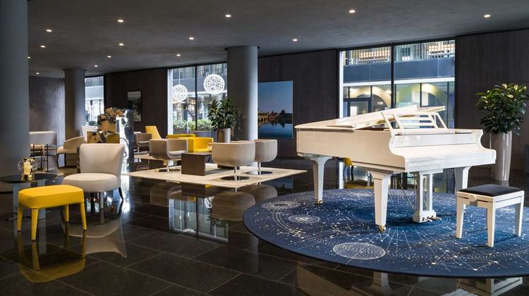 Maritim Hotel Plaza Tirana Lobby