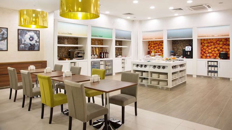 <b>Hampton by Hilton Nizhny Novgorod Restaurant</b>. Images powered by <a href="https://iceportal.shijigroup.com/" title="IcePortal" target="_blank">IcePortal</a>.