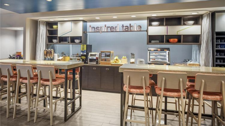 Home2 Suites by Hilton Milwaukee Airport Restaurant