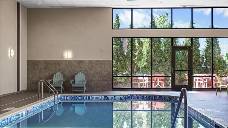 Home2 Suites by Hilton Milwaukee Airport Pool