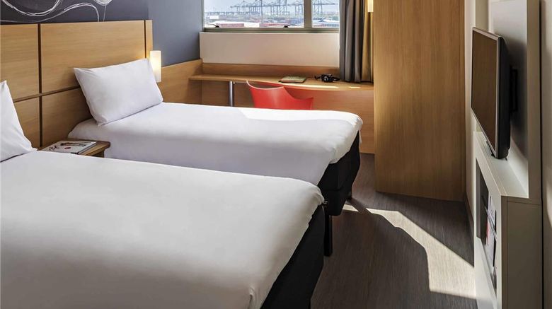 <b>Ibis Santos Valongo Room</b>. Images powered by <a href="https://iceportal.shijigroup.com/" title="IcePortal" target="_blank">IcePortal</a>.
