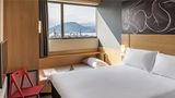 Ibis Santos Valongo Room