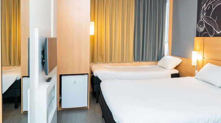 Ibis Santos Valongo Suite