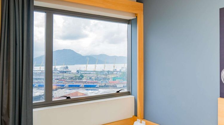 Ibis Santos Valongo Suite