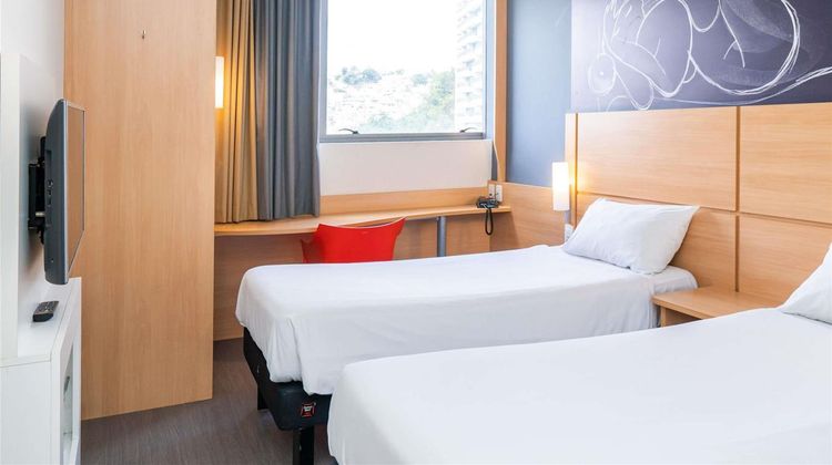 Ibis Santos Valongo Suite