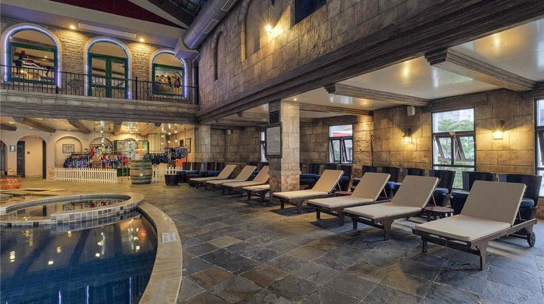 <b>Mercure DaNang French Village Bana Hills Pool</b>. Images powered by <a href="https://iceportal.shijigroup.com/" title="IcePortal" target="_blank">IcePortal</a>.