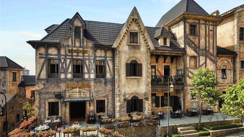<b>Mercure DaNang French Village Bana Hills Restaurant</b>. Images powered by <a href="https://iceportal.shijigroup.com/" title="IcePortal" target="_blank">IcePortal</a>.