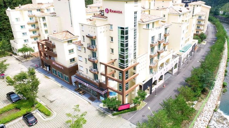 <b>Ramada Gangwon Taebaek Resort Exterior</b>. Images powered by <a href="https://iceportal.shijigroup.com/" title="IcePortal" target="_blank">IcePortal</a>.