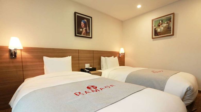 <b>Ramada Gangwon Taebaek Resort Room</b>. Images powered by <a href="https://iceportal.shijigroup.com/" title="IcePortal" target="_blank">IcePortal</a>.