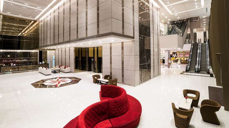 <b>Best Western Plus Wanda Grand Hotel Lobby</b>. Images powered by <a href="https://iceportal.shijigroup.com/" title="IcePortal" target="_blank">IcePortal</a>.