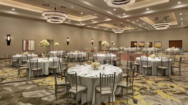 Embassy Suites by Hilton Berkeley Heights Restaurant