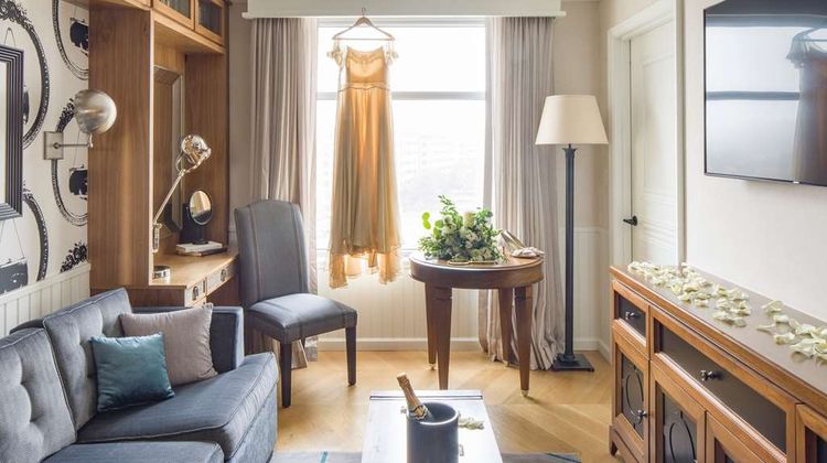 Embassy Suites by Hilton Berkeley Heights Room