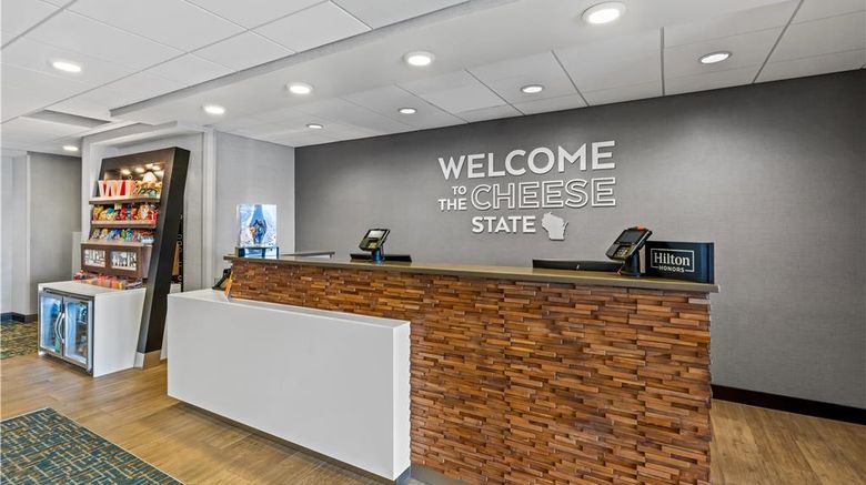 <b>Hampton Inn Fond du Lac Lobby</b>. Images powered by <a href="https://iceportal.shijigroup.com/" title="IcePortal" target="_blank">IcePortal</a>.