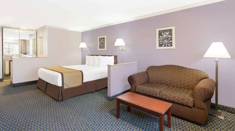 Days Inn by Wyndham, Indio Room