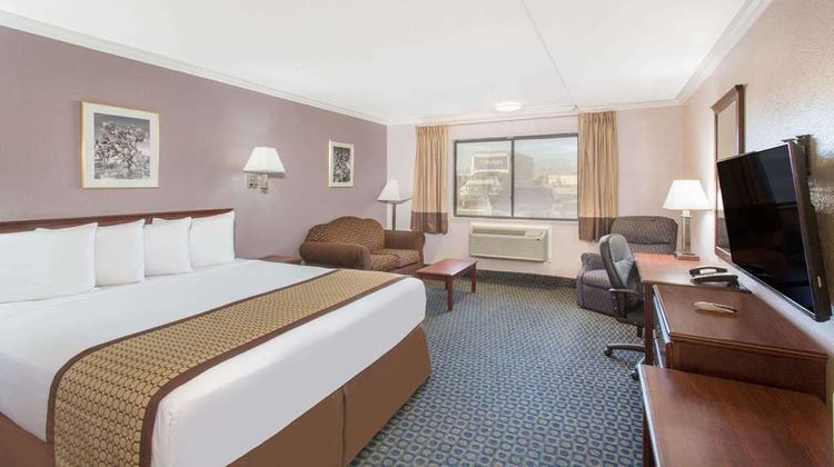 Days Inn by Wyndham, Indio Room