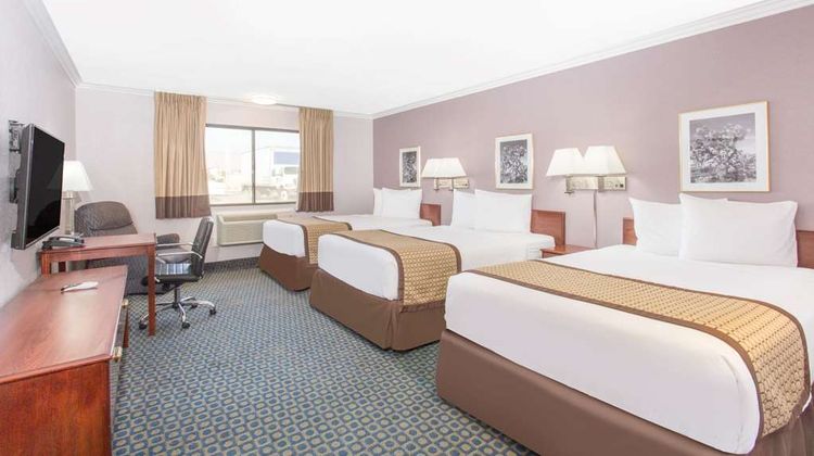 Days Inn by Wyndham, Indio Room