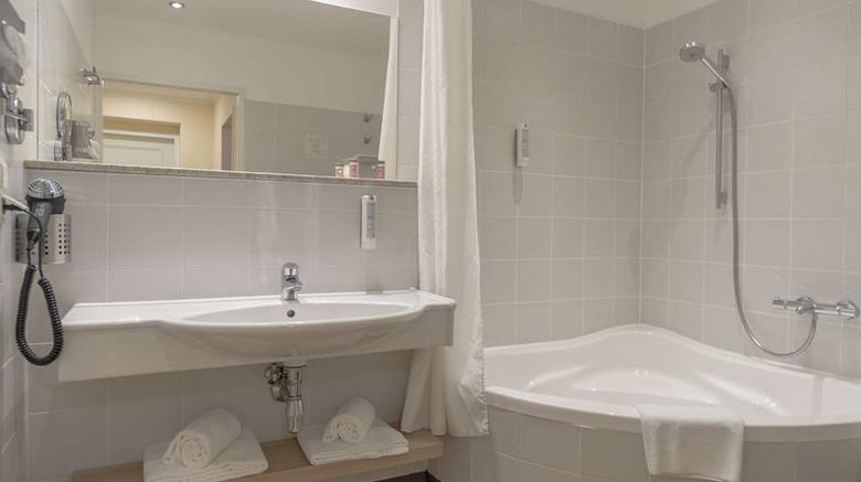 <b>Hotel SPIESS & SPIESS Apartement-Pension Room</b>. Images powered by <a href="https://iceportal.shijigroup.com/" title="IcePortal" target="_blank">IcePortal</a>.