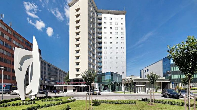 Continental Hotel Exterior. Images powered by <a href="https://iceportal.shijigroup.com" target="_blank" rel="noopener">Ice Portal</a>.