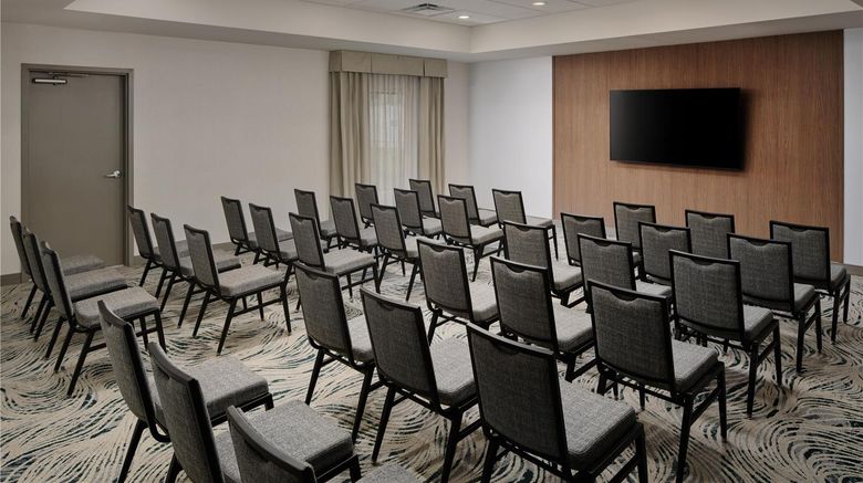 <b>Hampton Inn Waynesboro Meeting</b>. Images powered by <a href="https://iceportal.shijigroup.com/" title="IcePortal" target="_blank">IcePortal</a>.