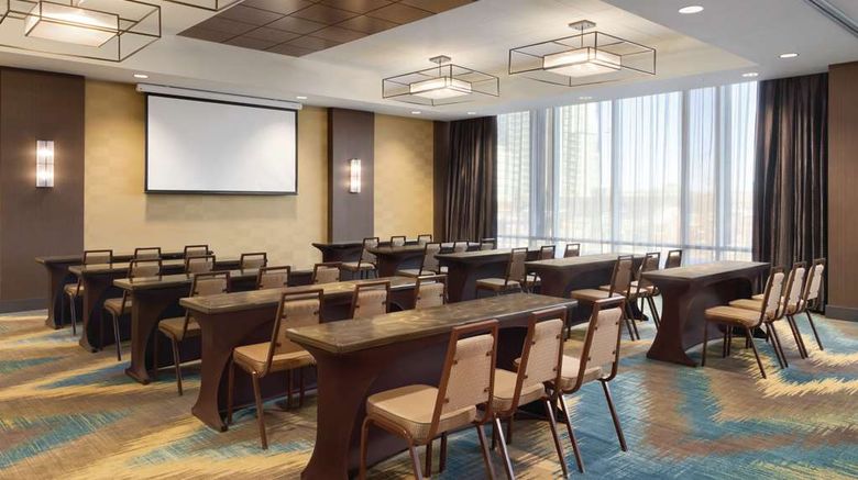 <b>Hilton Garden Inn Calgary Downtown Meeting</b>. Images powered by <a href="https://iceportal.shijigroup.com/" title="IcePortal" target="_blank">IcePortal</a>.
