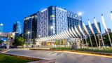 <b>Hilton Garden Inn Calgary Downtown Exterior</b>. Images powered by <a href="https://iceportal.shijigroup.com/" title="IcePortal" target="_blank">IcePortal</a>.