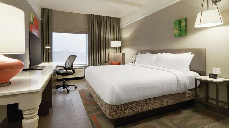Hilton Garden Inn Calgary Downtown Room