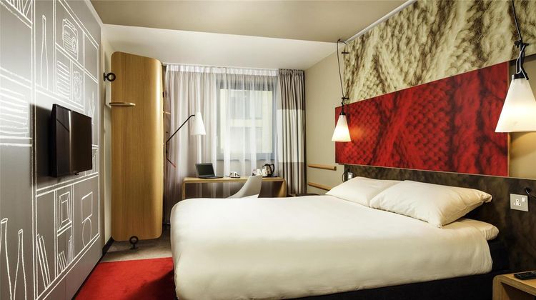 Ibis Cambridge Central Station Room