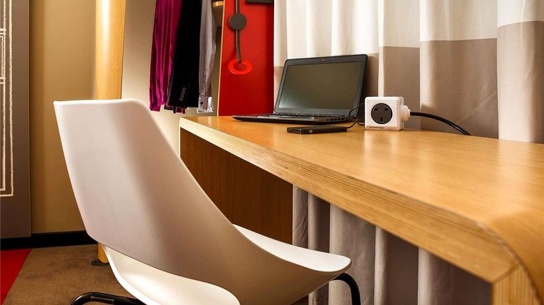 <b>Ibis Cambridge Central Station Room</b>. Images powered by <a href="https://iceportal.shijigroup.com/" title="IcePortal" target="_blank">IcePortal</a>.