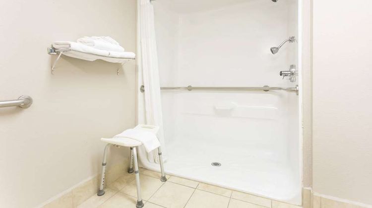 Super 8 Orangeburg Near i26 Room