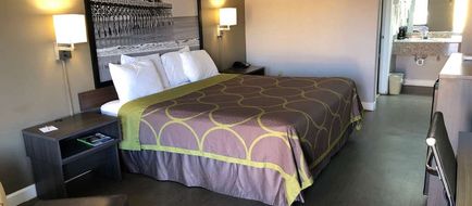Super 8 Orangeburg Near i26 Room