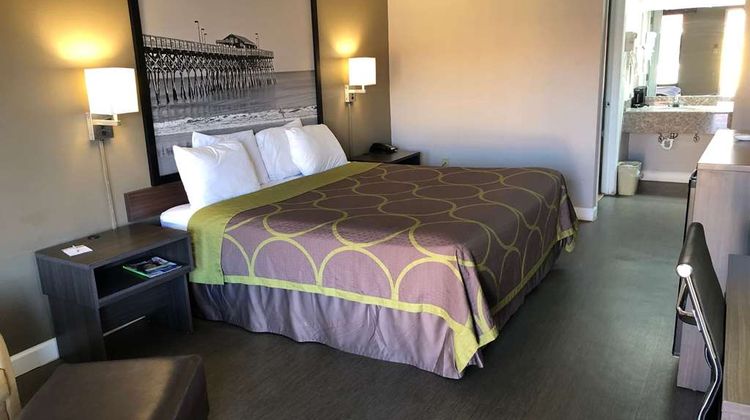 Super 8 Orangeburg Near i26 Room