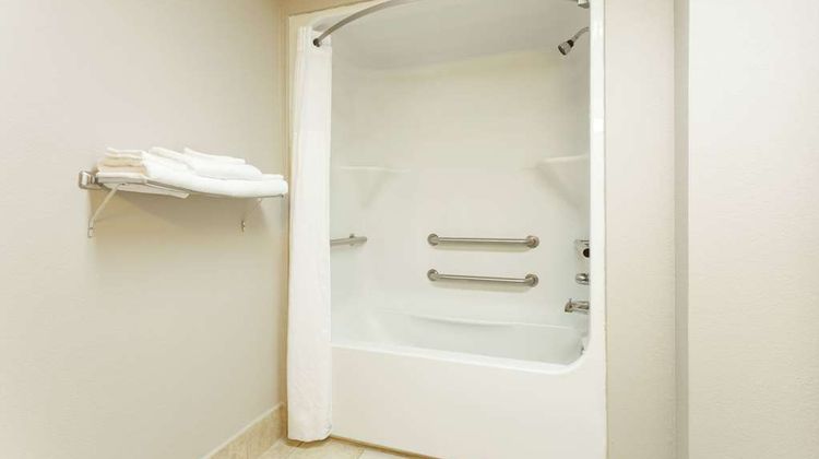 Super 8 Orangeburg Near i26 Room