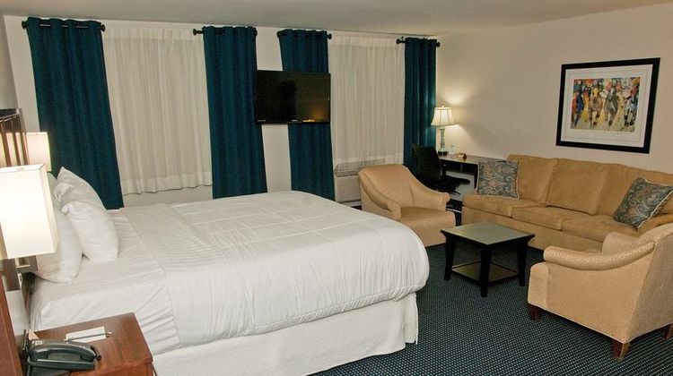 Hatfield Inn Suite