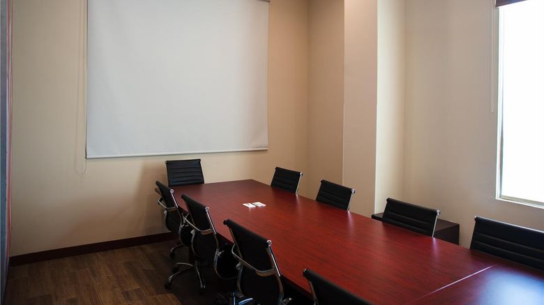 <b>Best Western Plus Chihuahua Juventud Meeting</b>. Images powered by <a href="https://iceportal.shijigroup.com/" title="IcePortal" target="_blank">IcePortal</a>.