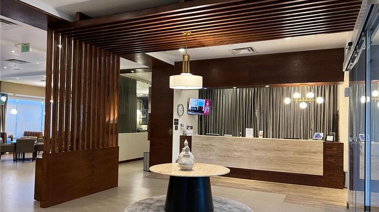 <b>Best Western Plus Chihuahua Juventud Lobby</b>. Images powered by <a href="https://iceportal.shijigroup.com/" title="IcePortal" target="_blank">IcePortal</a>.
