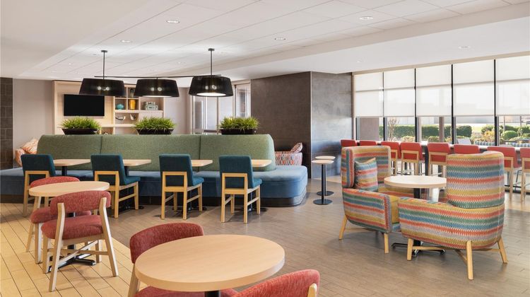 Home2 Suites by Hilton Alexandria Lobby