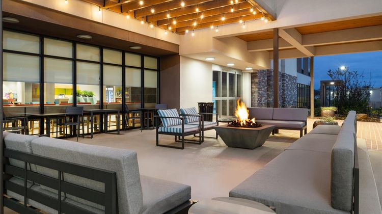 Home2 Suites by Hilton Alexandria Exterior