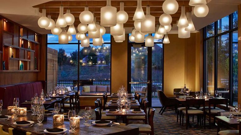 <b>Hilton Garden Inn Boston/Marlborough Restaurant</b>. Images powered by <a href="https://iceportal.shijigroup.com/" title="IcePortal" target="_blank">IcePortal</a>.