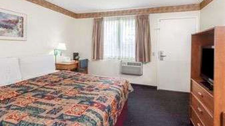 Days Inn San Marcos Room