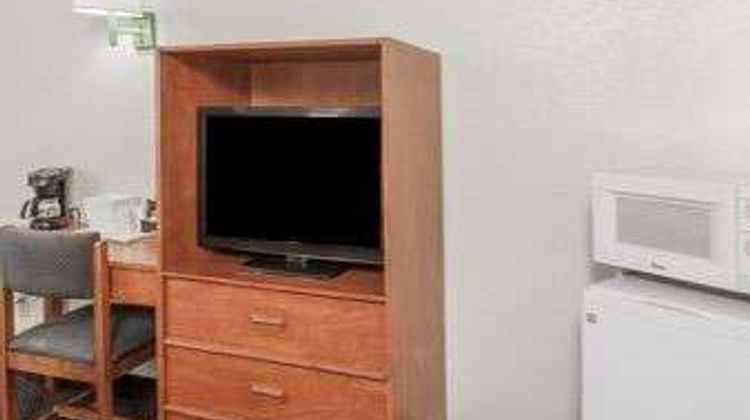 Days Inn San Marcos Room